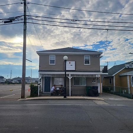 12 Ashworth Ave Suites Hampton Esterno foto