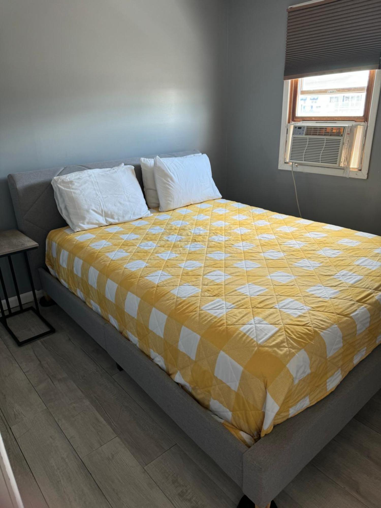 12 Ashworth Ave Suites Hampton Esterno foto